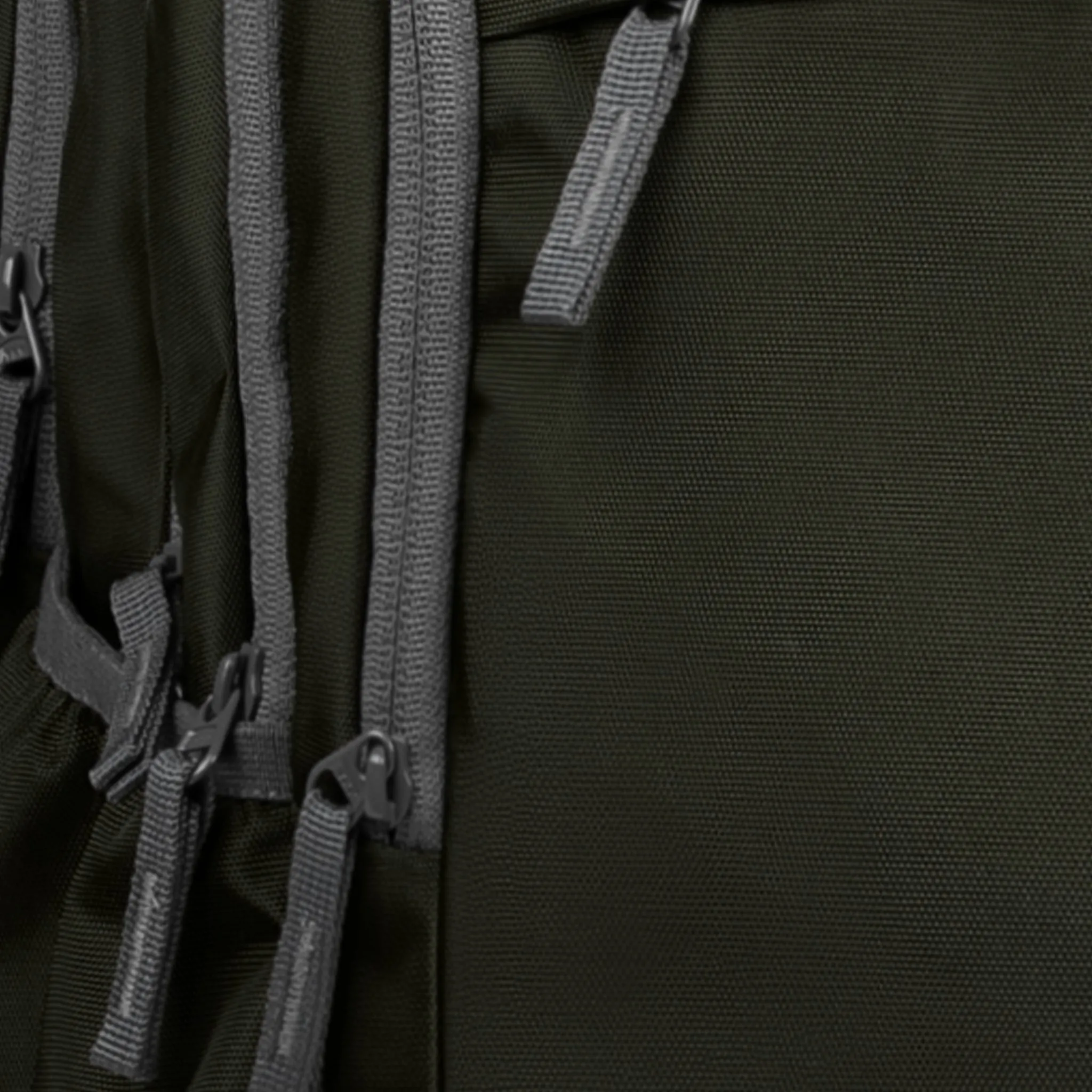 Airmate 29L Army Green Backpack with raincover