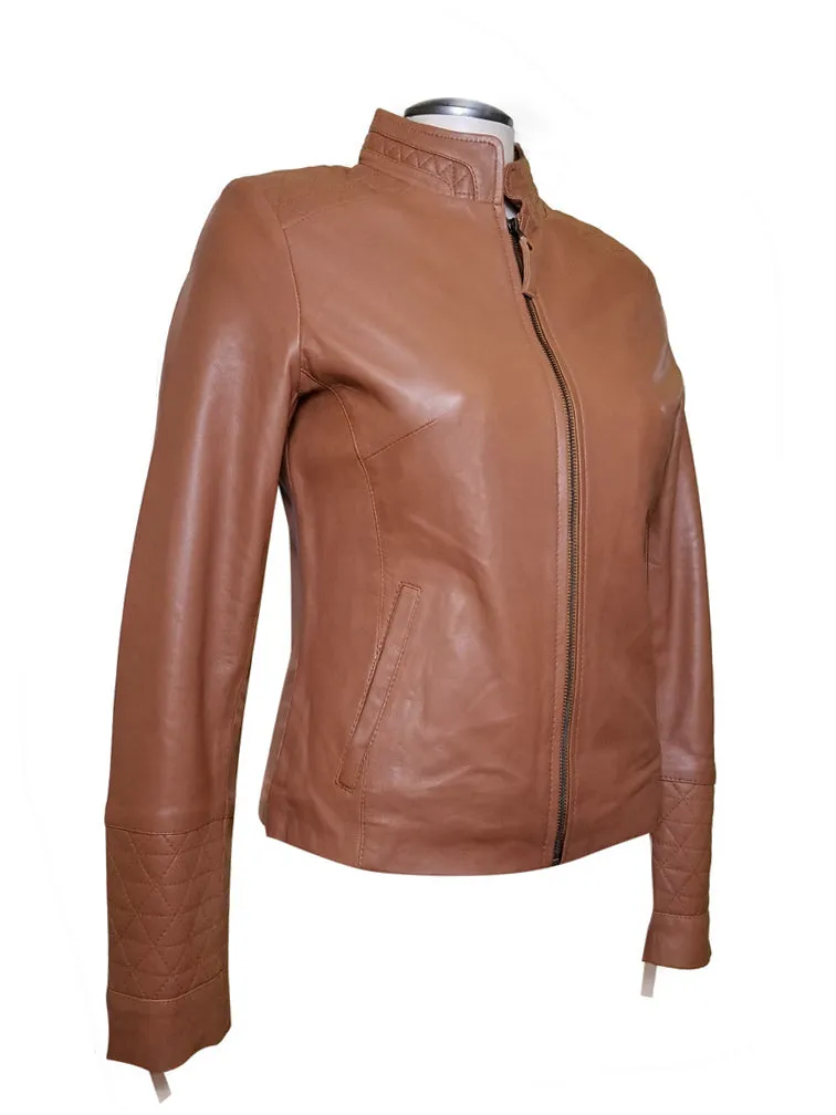 Arianne’s Plain Leather Jacket With Straight Collar