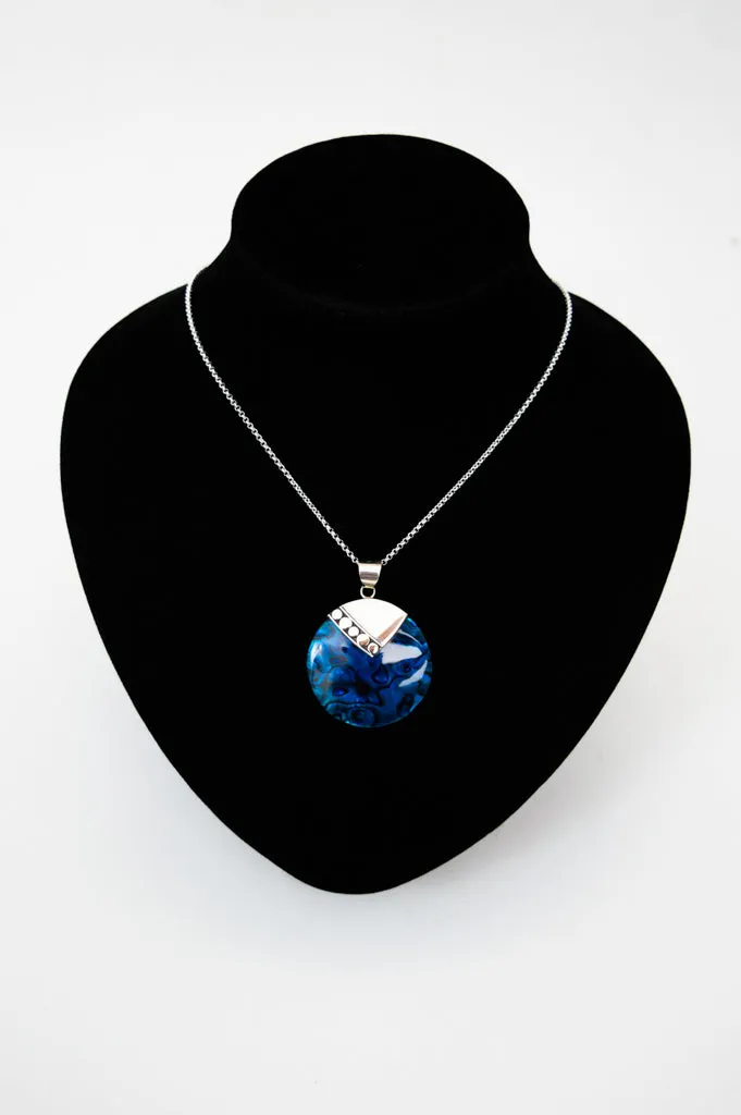 Blue Round Shell Necklace - 006