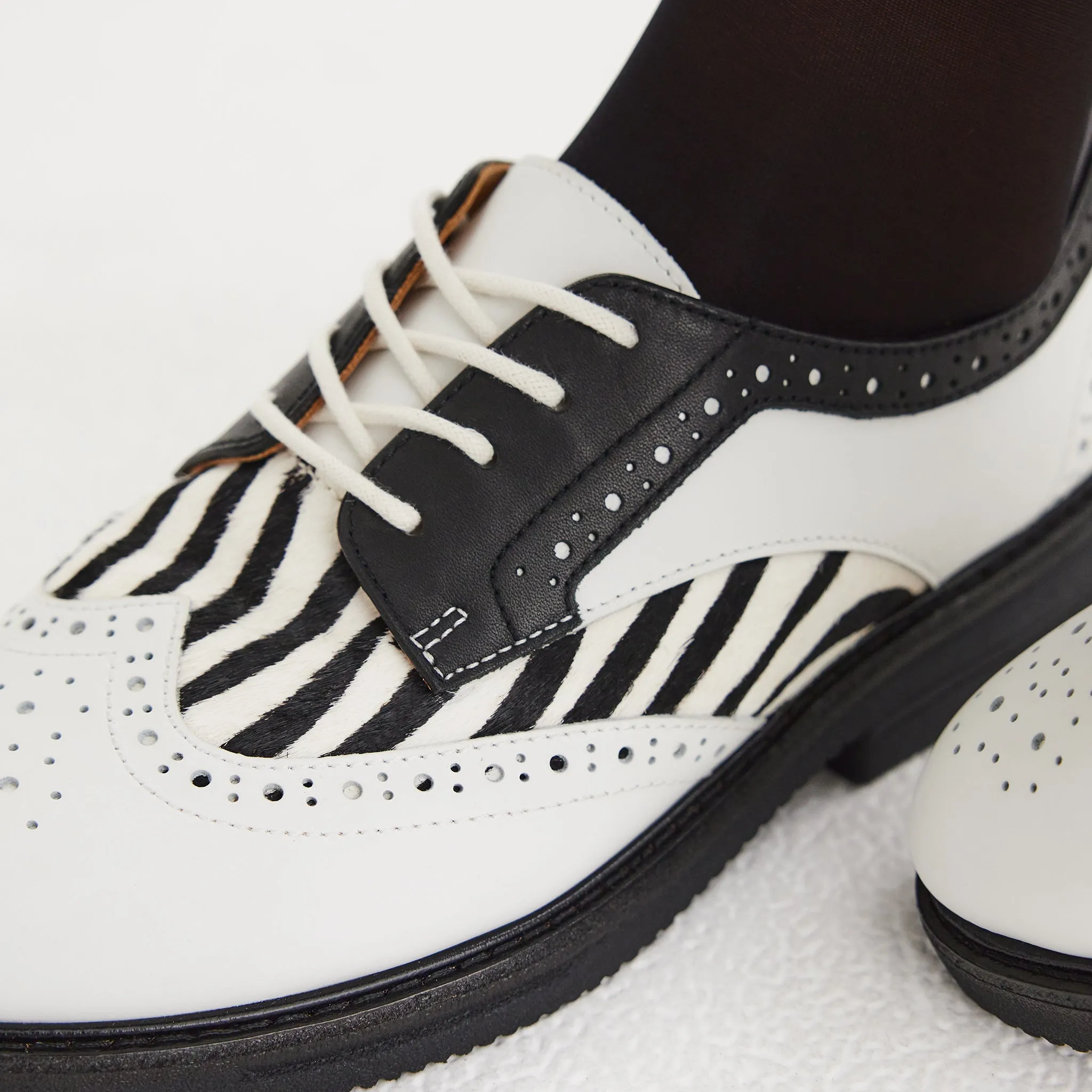 Brogue Rise Off White/Zebra