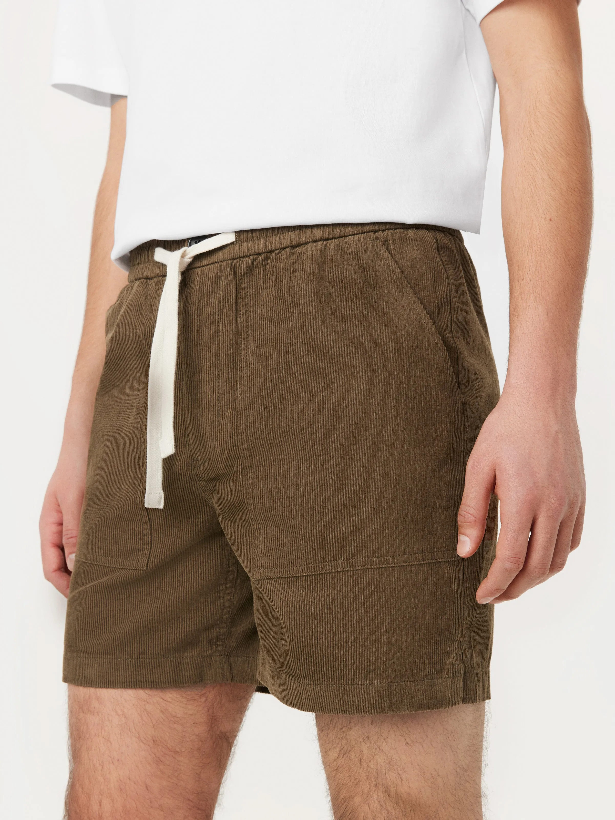 The Owen Light Corduroy Short in Tuscany Green